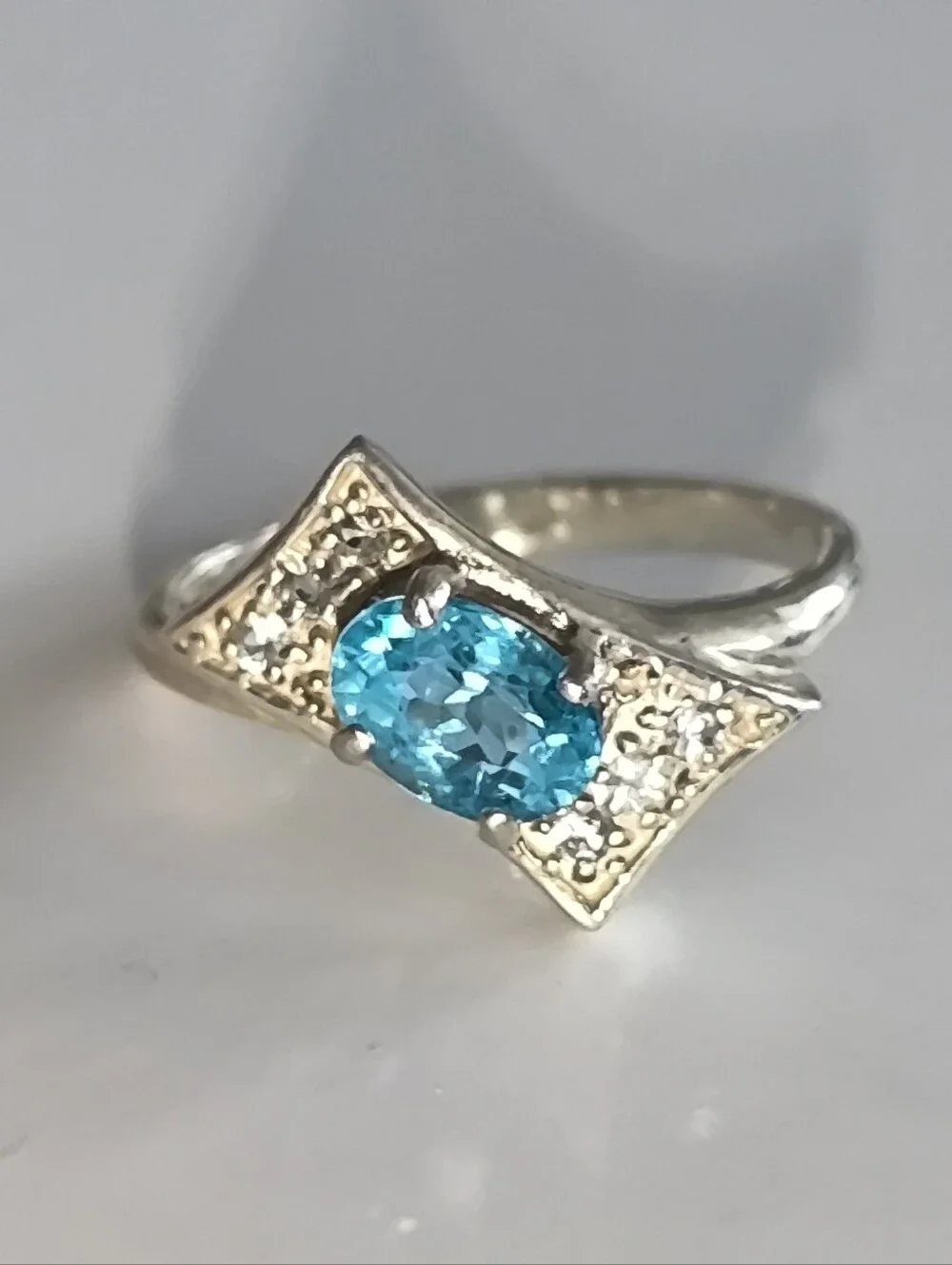 GemsBerry neon blue